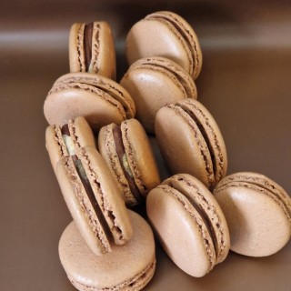 Macarons chocolat Gianduja noisettes/ 5 par boîtes